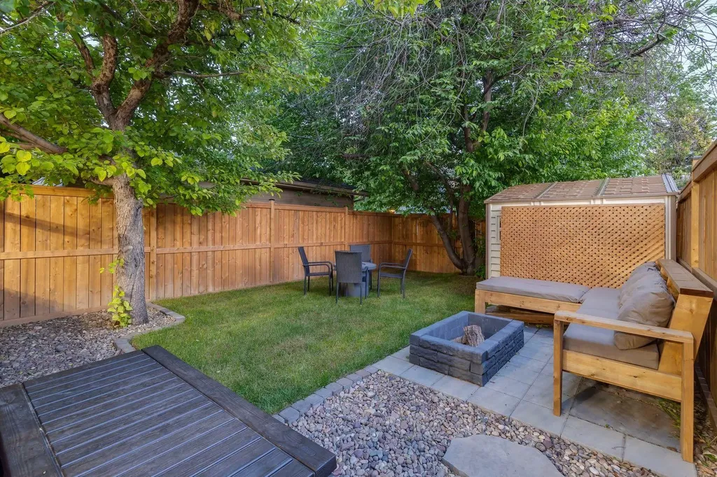 384 Midvalley Drive SE Calgary AB T2X1M7