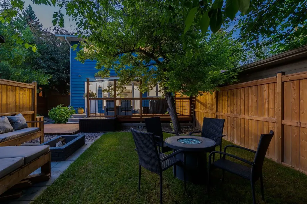 384 Midvalley Drive SE Calgary AB T2X1M7