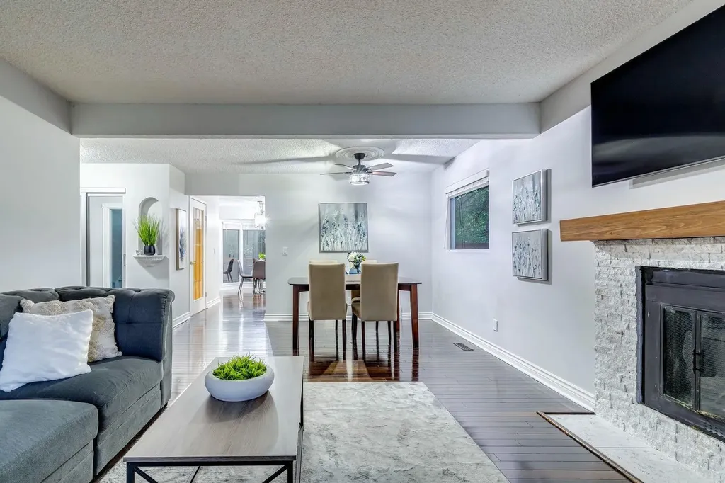 384 Midvalley Drive SE Calgary AB T2X1M7