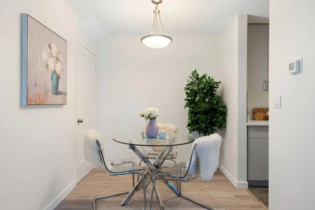 251 90 Avenue SE Calgary AB T2J 0A4
