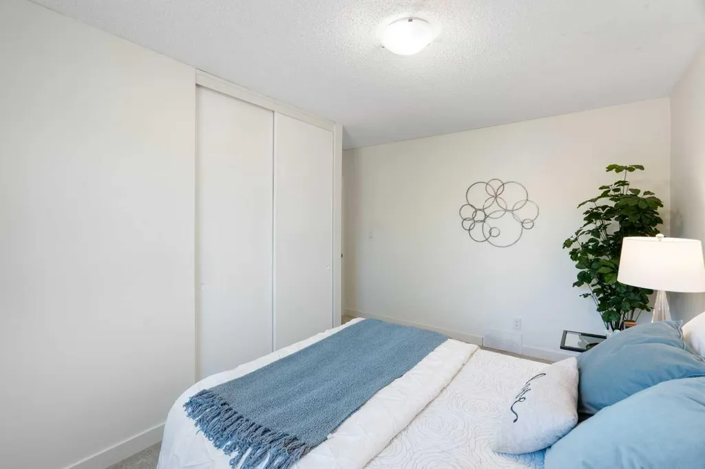 251 90 Avenue SE Calgary AB T2J 0A4