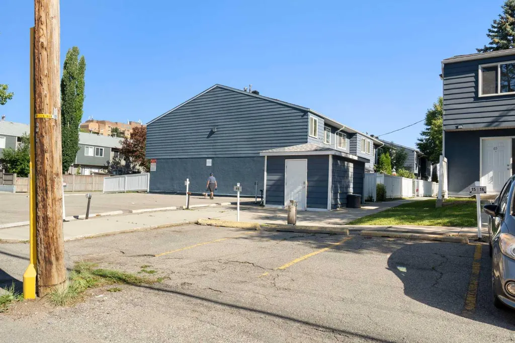 251 90 Avenue SE Calgary AB T2J 0A4