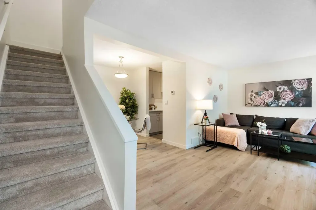 251 90 Avenue SE Calgary AB T2J 0A4