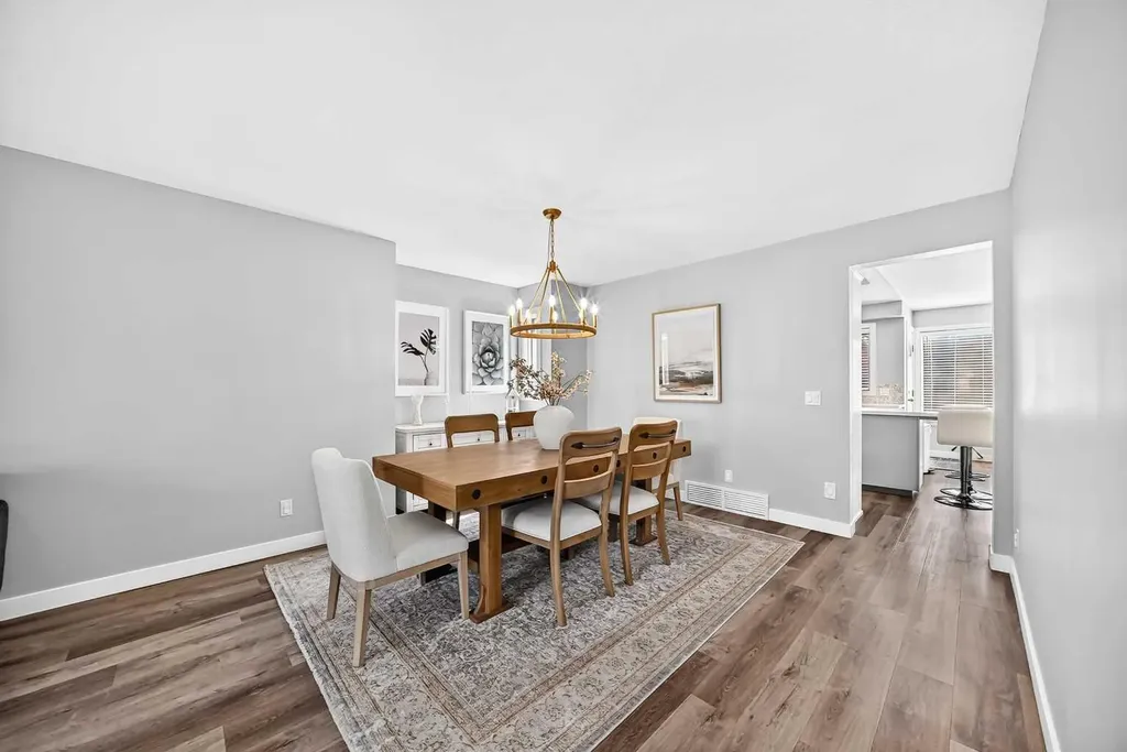 47 Canterbury Court SW Calgary AB T2W 6C2