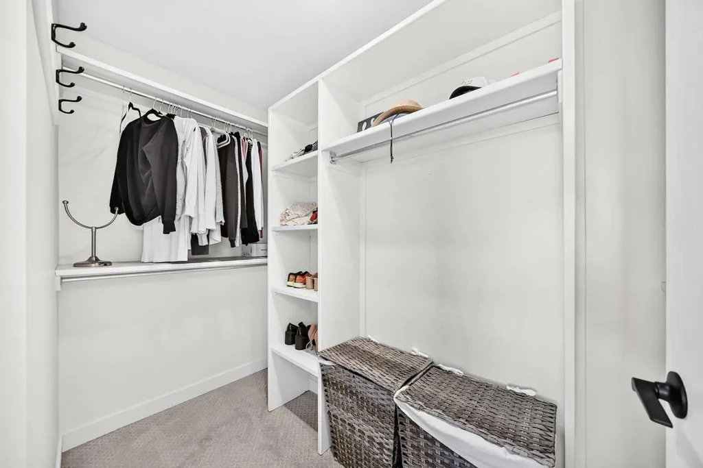 47 Canterbury Court SW Calgary AB T2W 6C2