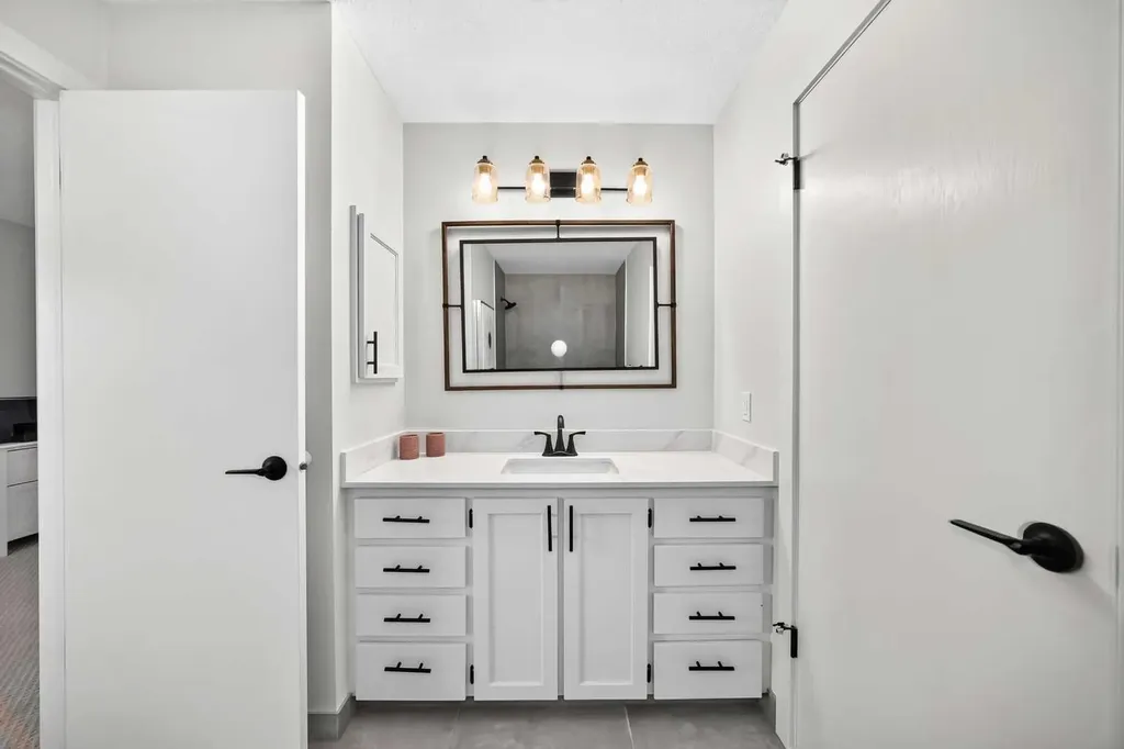 47 Canterbury Court SW Calgary AB T2W 6C2