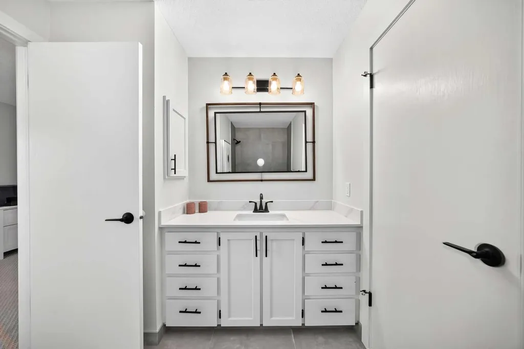 47 Canterbury Court SW Calgary AB T2W 6C2