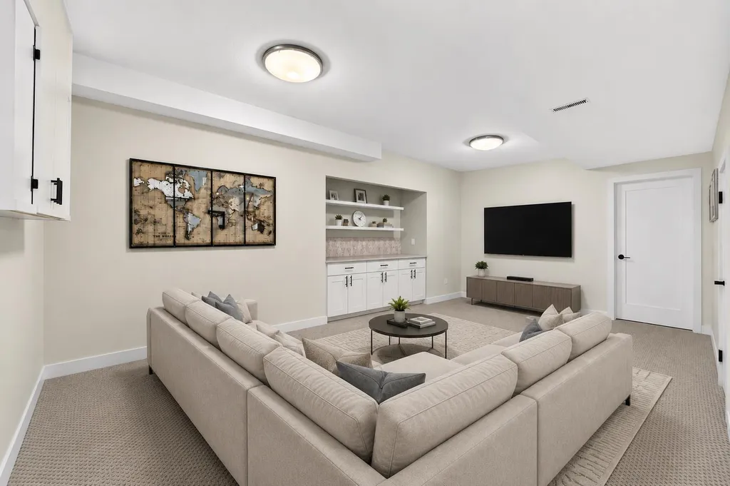 47 Canterbury Court SW Calgary AB T2W 6C2