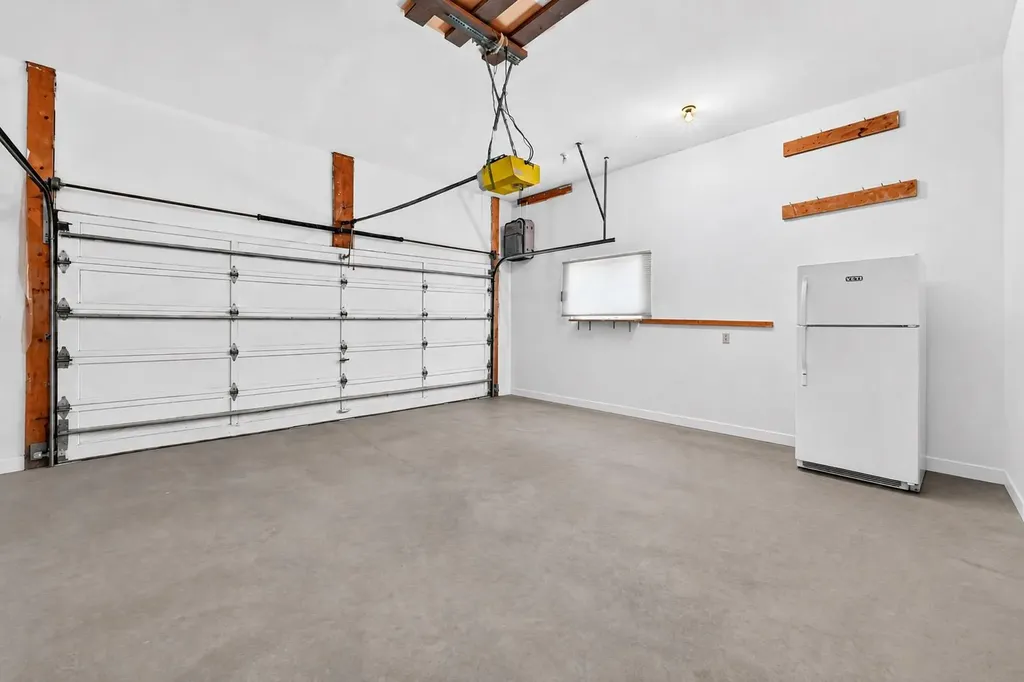 47 Canterbury Court SW Calgary AB T2W 6C2
