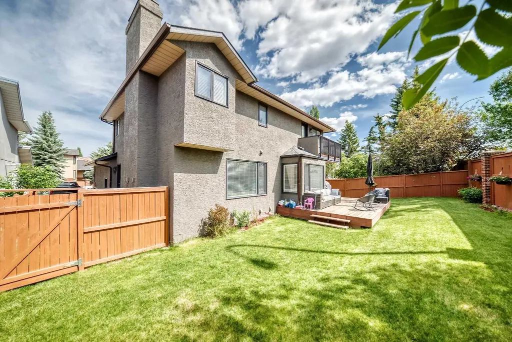 47 Canterbury Court SW Calgary AB T2W 6C2