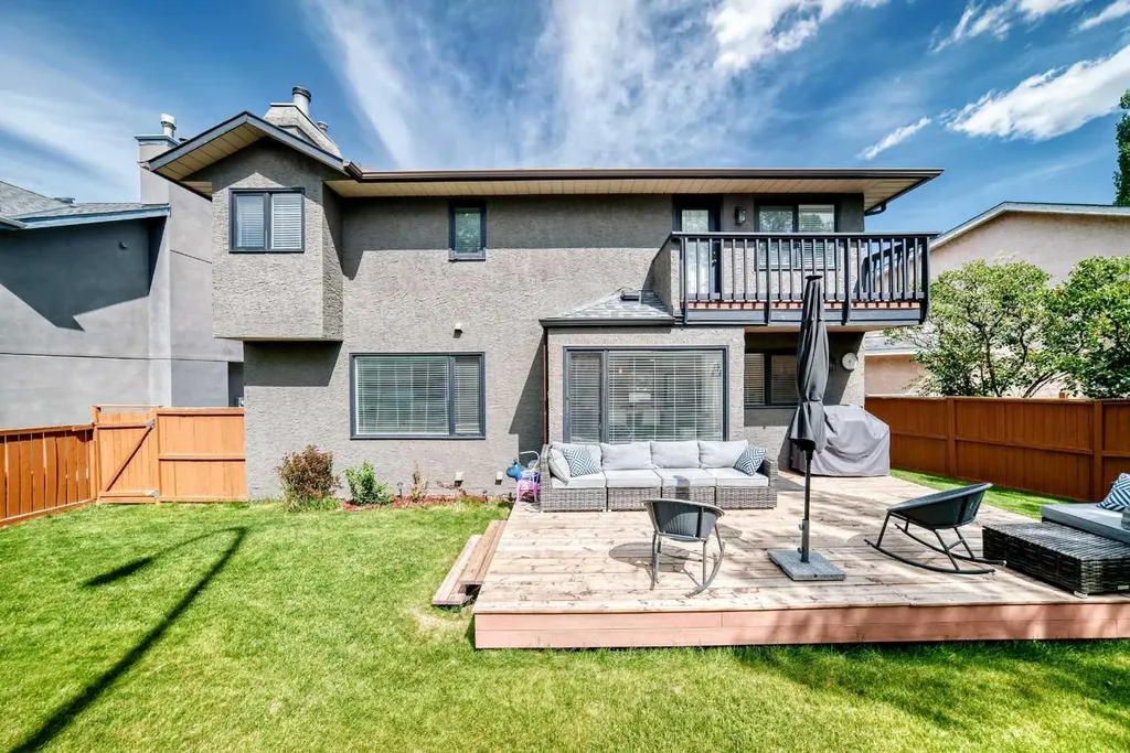 47 Canterbury Court SW Calgary AB T2W 6C2