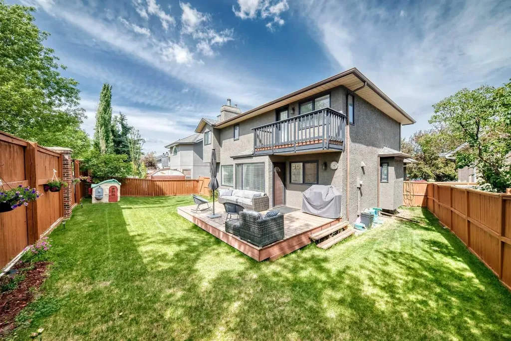 47 Canterbury Court SW Calgary AB T2W 6C2