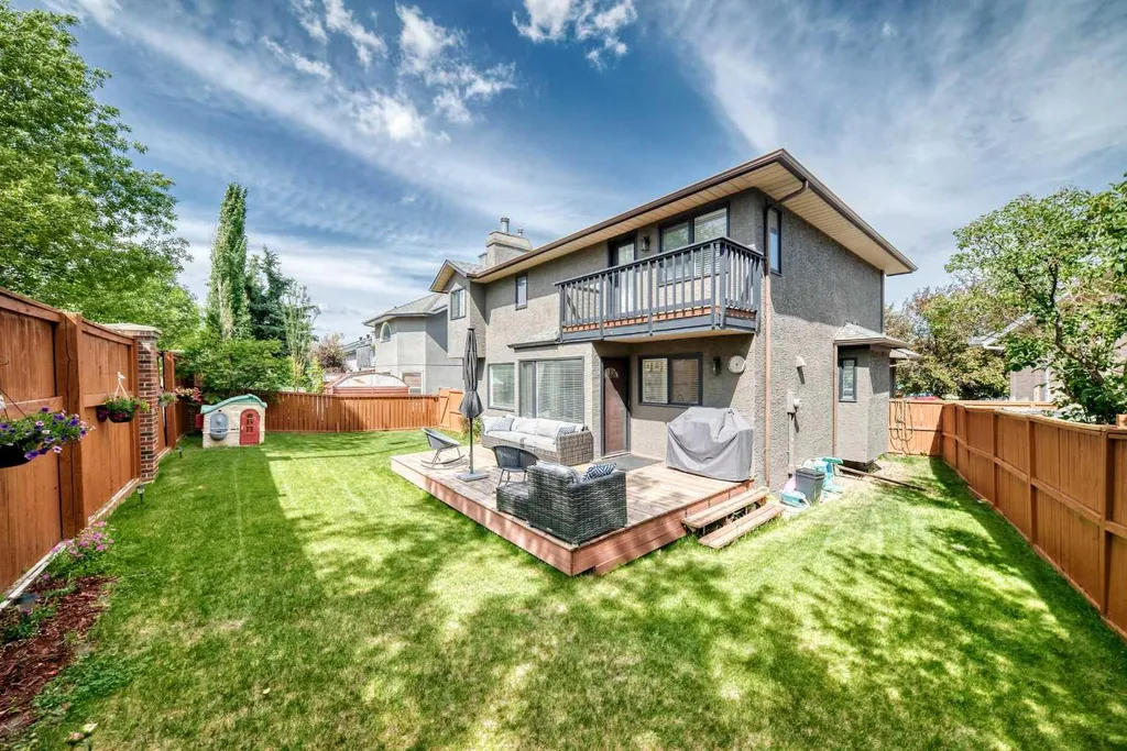 47 Canterbury Court SW Calgary AB T2W 6C2