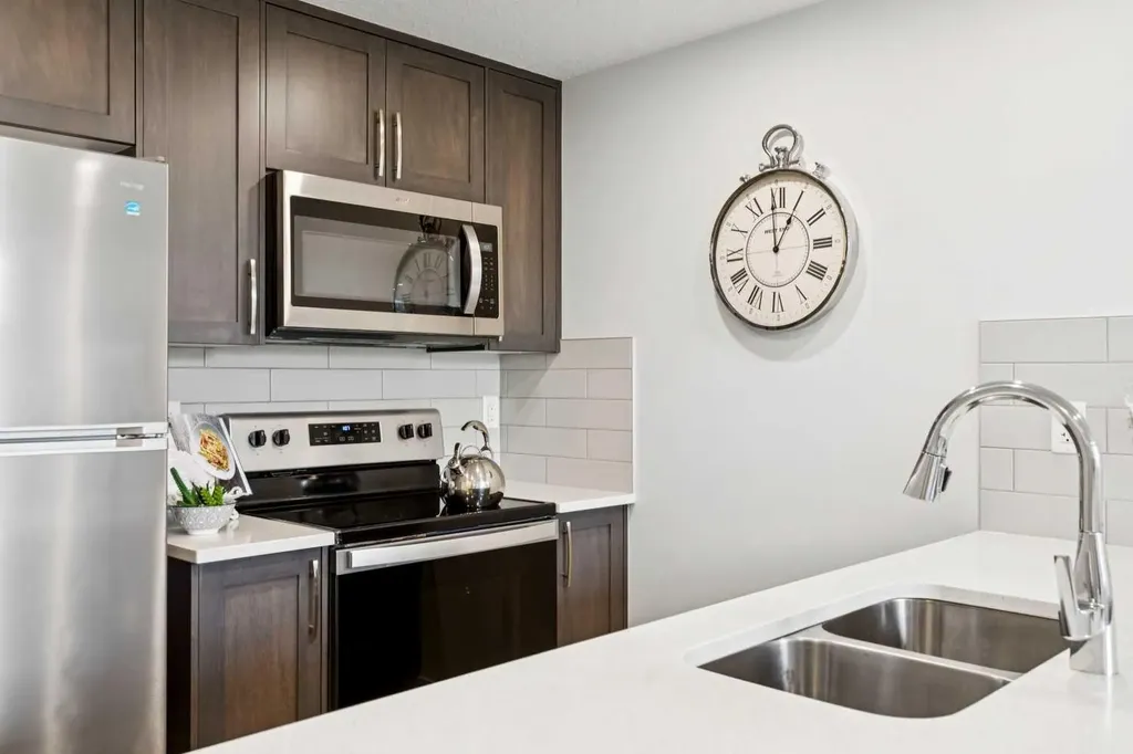 260 Rowley Way NW Calgary AB T3L 0H5
