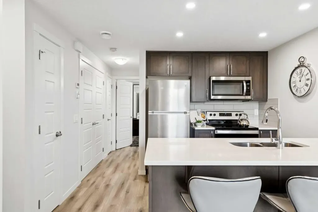260 Rowley Way NW Calgary AB T3L 0H5