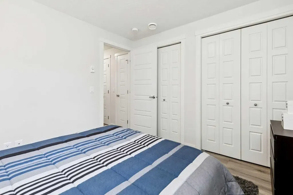 260 Rowley Way NW Calgary AB T3L 0H5