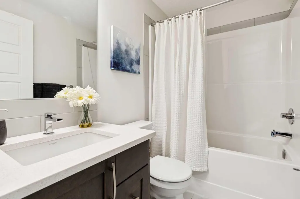 260 Rowley Way NW Calgary AB T3L 0H5