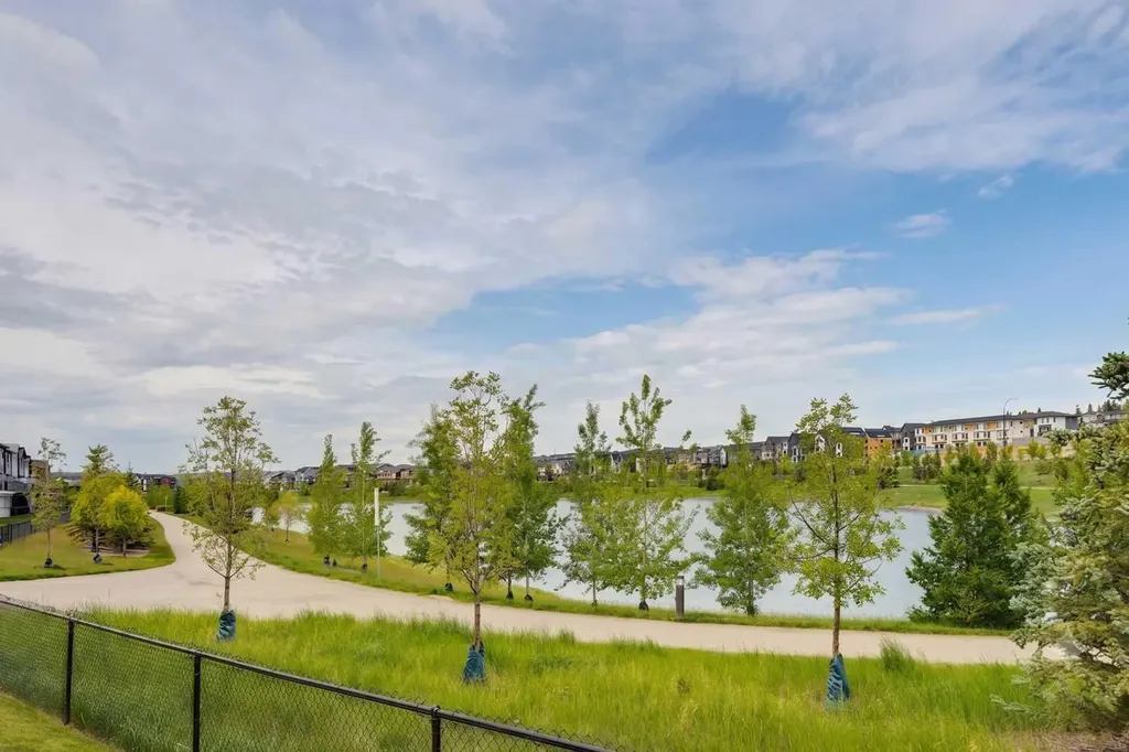 260 Rowley Way NW Calgary AB T3L 0H5