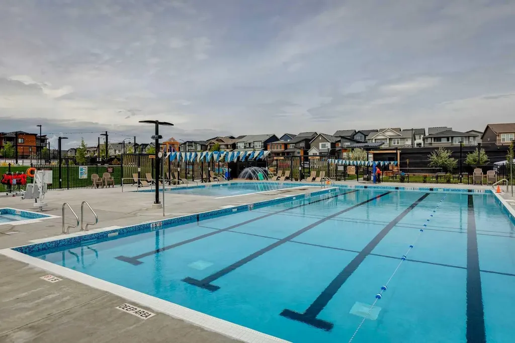 260 Rowley Way NW Calgary AB T3L 0H5