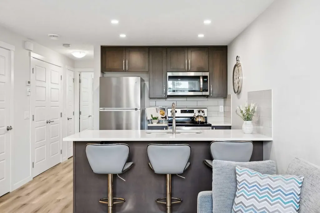 260 Rowley Way NW Calgary AB T3L 0H5