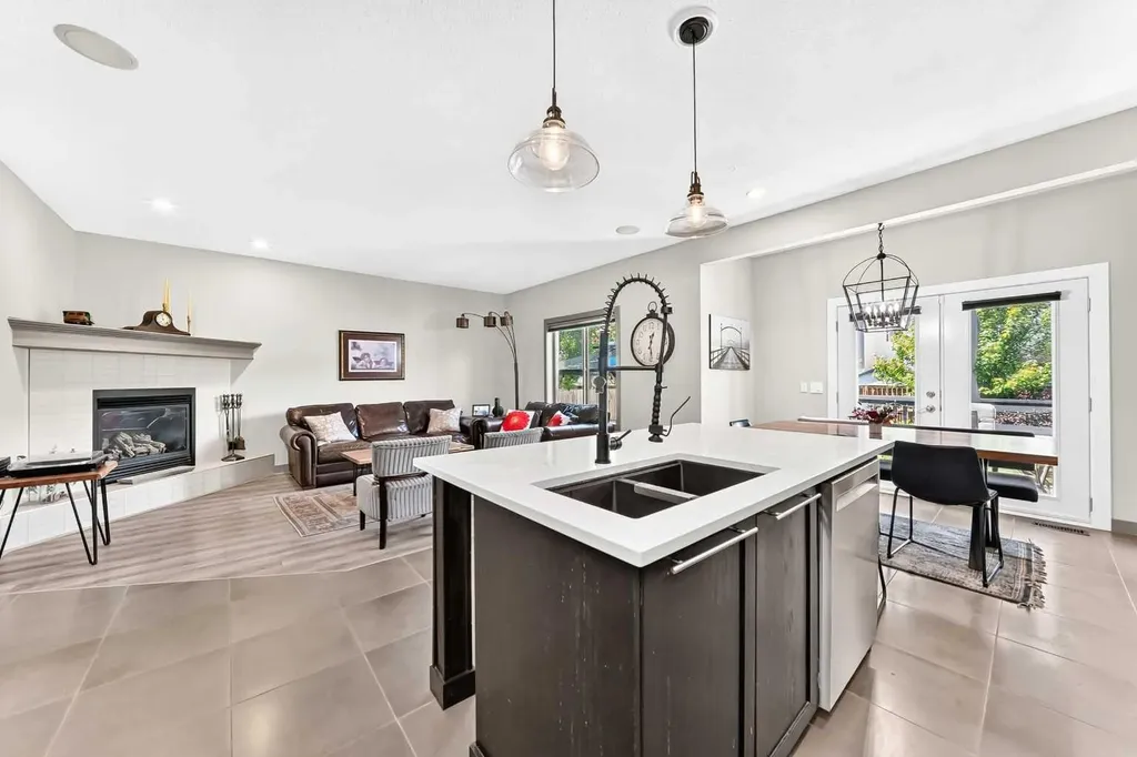 24 Brightonstone Gardens SE Calgary AB T2Z 0C7