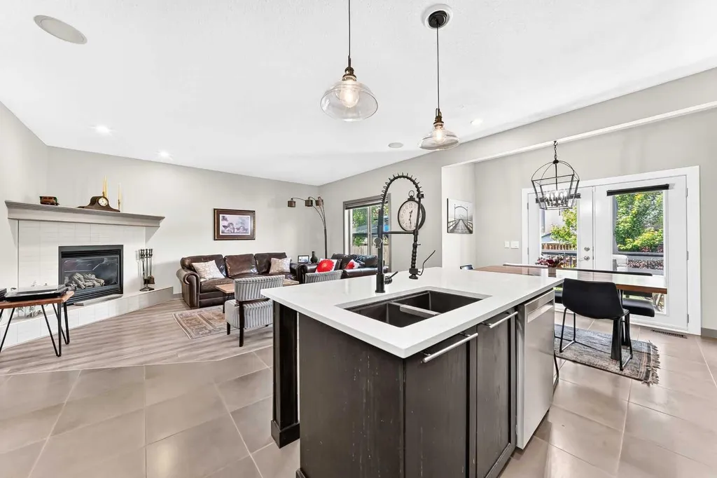 24 Brightonstone Gardens SE Calgary AB T2Z 0C7