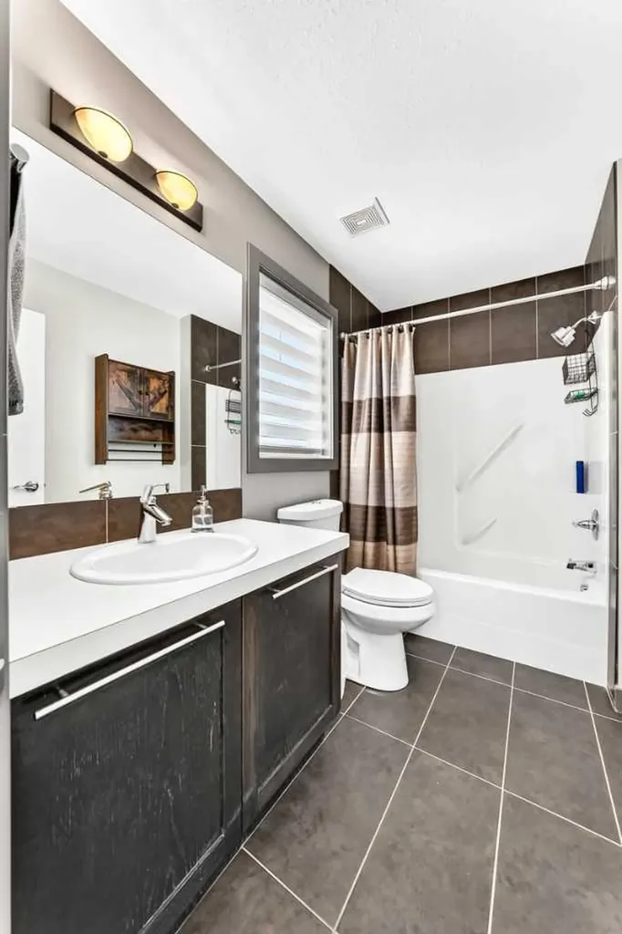 24 Brightonstone Gardens SE Calgary AB T2Z 0C7
