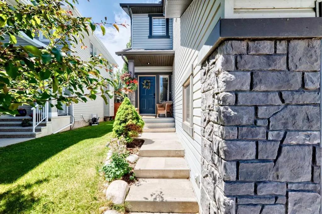 24 Brightonstone Gardens SE Calgary AB T2Z 0C7