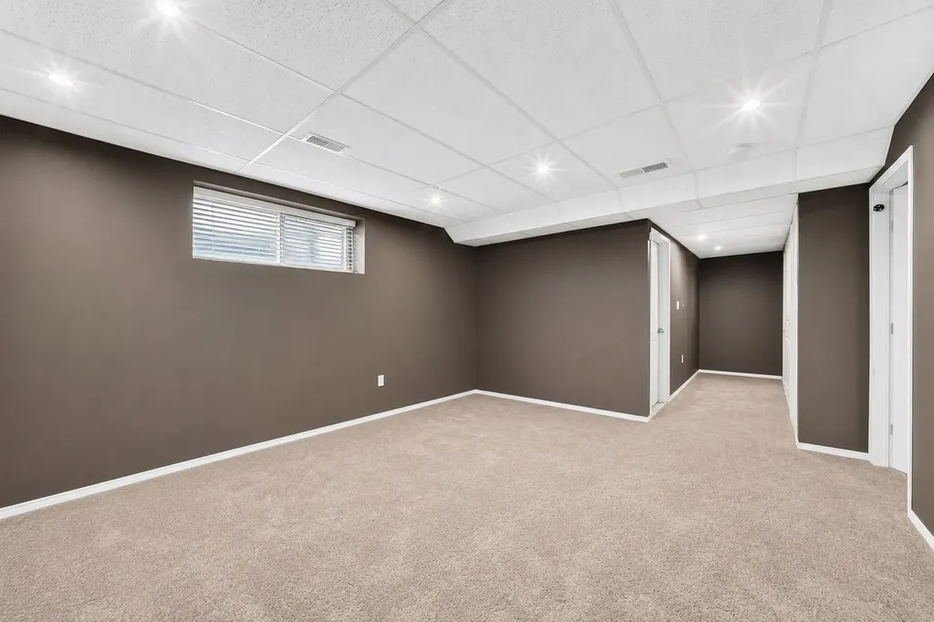 24 Brightonstone Gardens SE Calgary AB T2Z 0C7