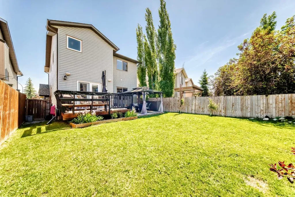 24 Brightonstone Gardens SE Calgary AB T2Z 0C7