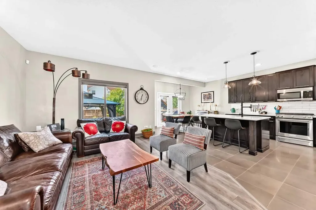 24 Brightonstone Gardens SE Calgary AB T2Z 0C7