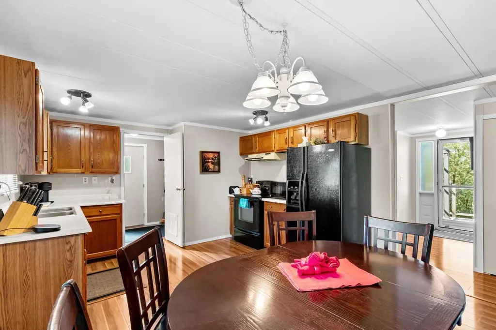 24508 Twp Road 361 Rural Red Deer County AB T0M 1R0