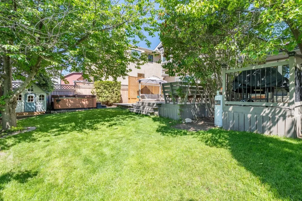 36 Sunvista Place SE Calgary AB T2X 2T4