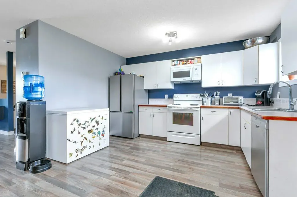 4917 Womacks Road Blackfalds AB T0M0J0