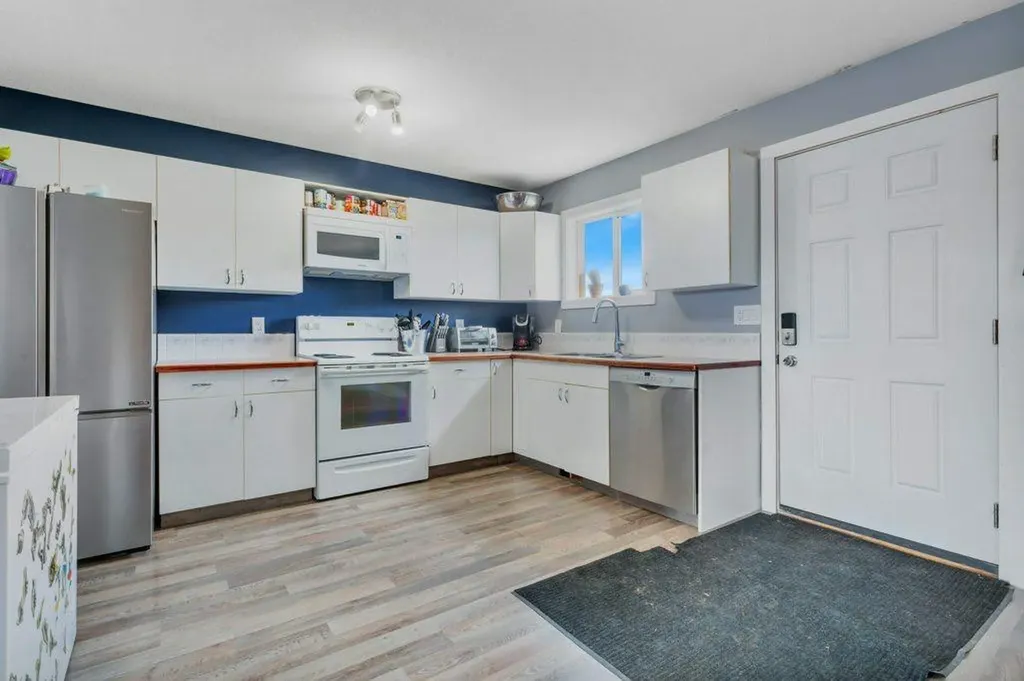 4917 Wocmacks Road Blackfalds AB T0M0J0