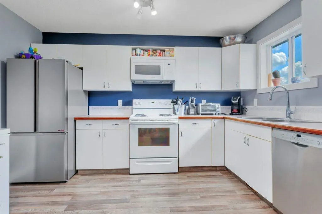 4917 Wocmacks Road Blackfalds AB T0M0J0