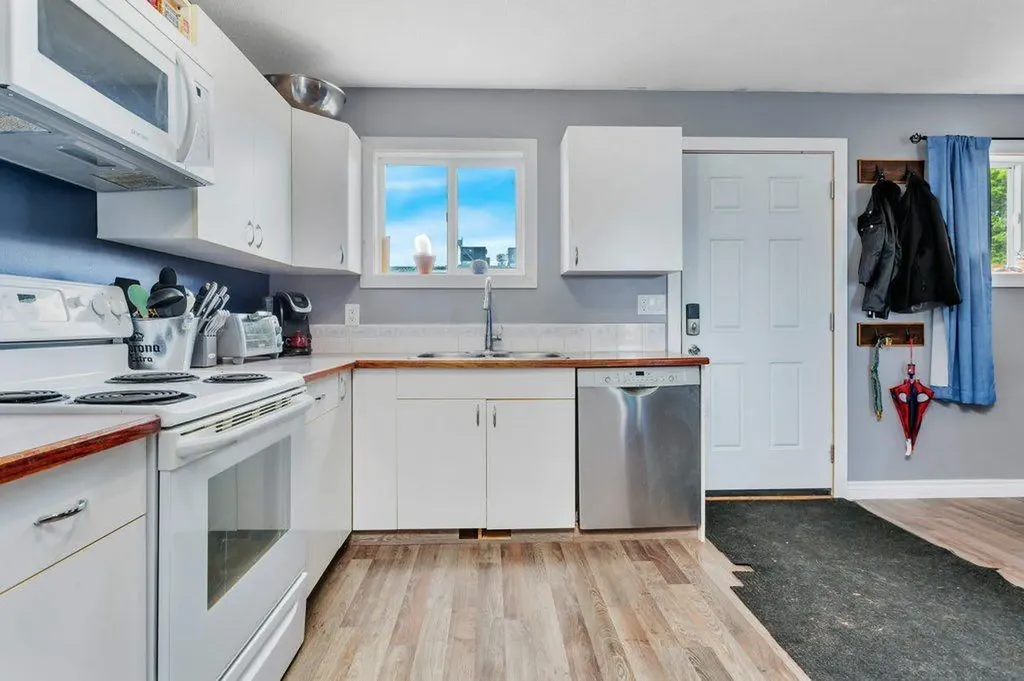 4917 Wocmacks Road Blackfalds AB T0M0J0