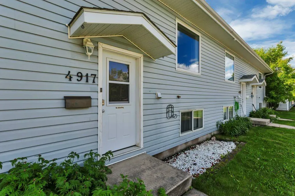 4917 Womacks Road Blackfalds AB T0M0J0