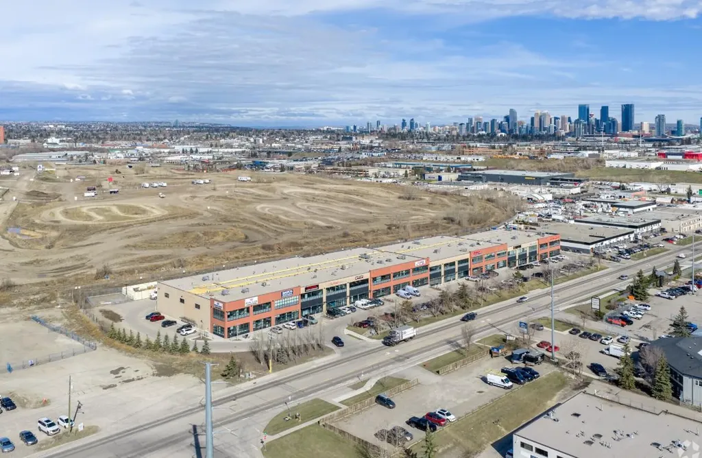 5073 11 Street SE Calgary AB T2G2A7