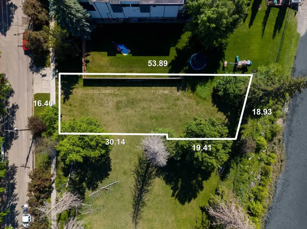 407 40 Avenue SW Calgary AB T2S 0X5