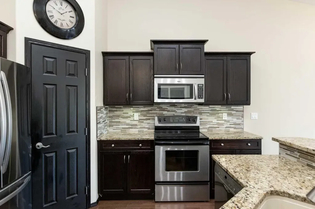 59 Burris Pointe Lacombe AB T4L 0A3