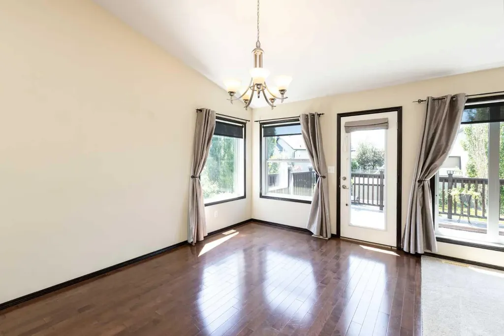 59 Burris Pointe Lacombe AB T4L 0A3
