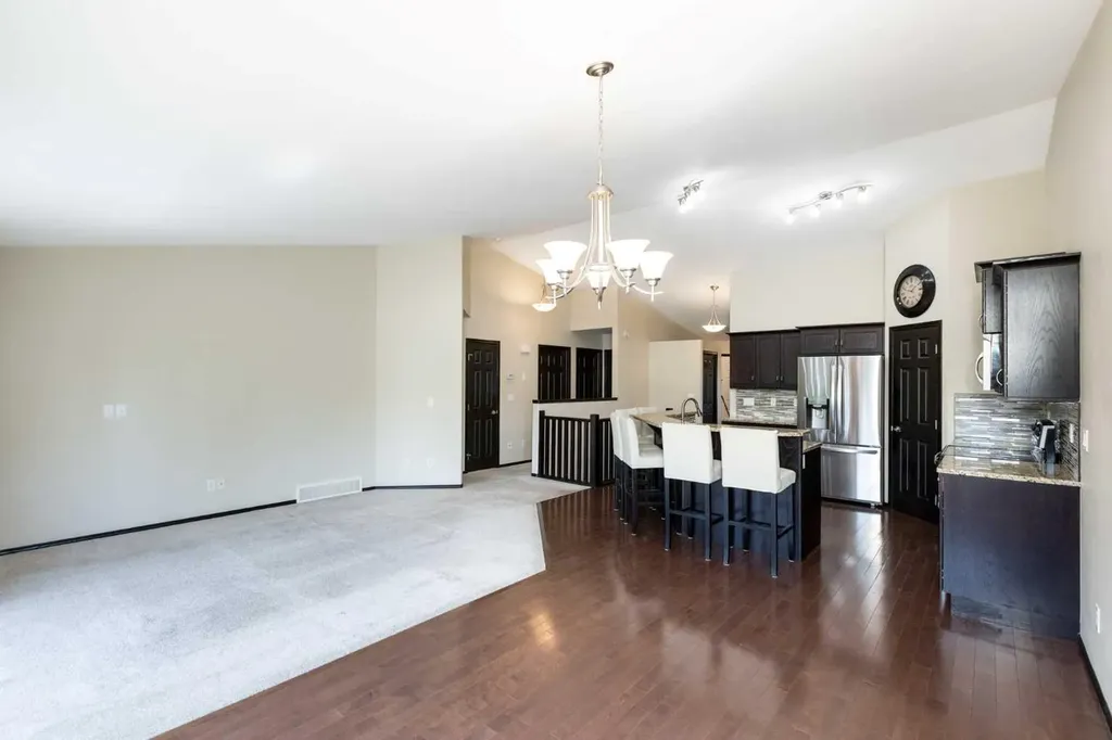 59 Burris Pointe Lacombe AB T4L 0A3