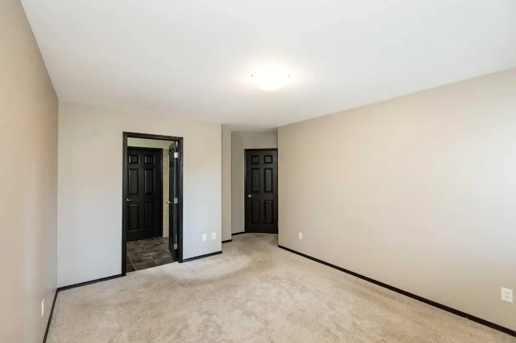 59 Burris Pointe Lacombe AB T4L 0A3
