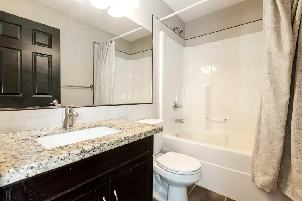 59 Burris Pointe Lacombe AB T4L 0A3