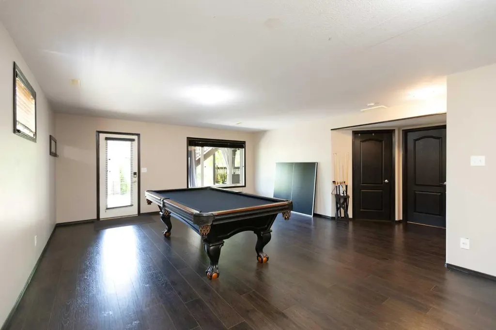 59 Burris Pointe Lacombe AB T4L 0A3