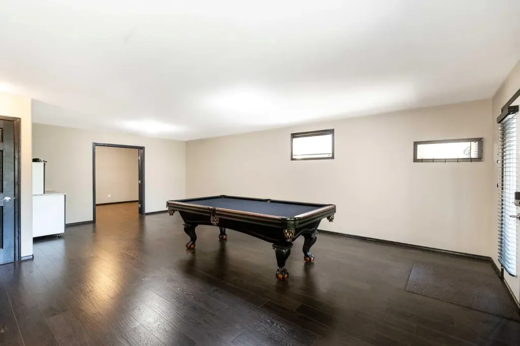 59 Burris Pointe Lacombe AB T4L 0A3