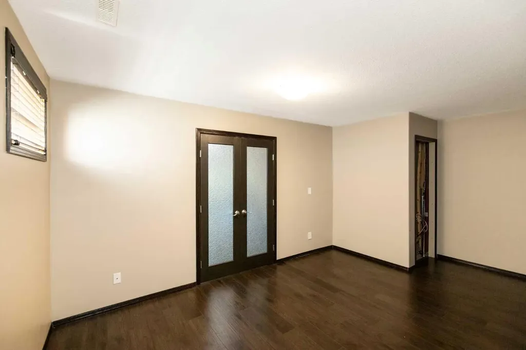 59 Burris Pointe Lacombe AB T4L 0A3