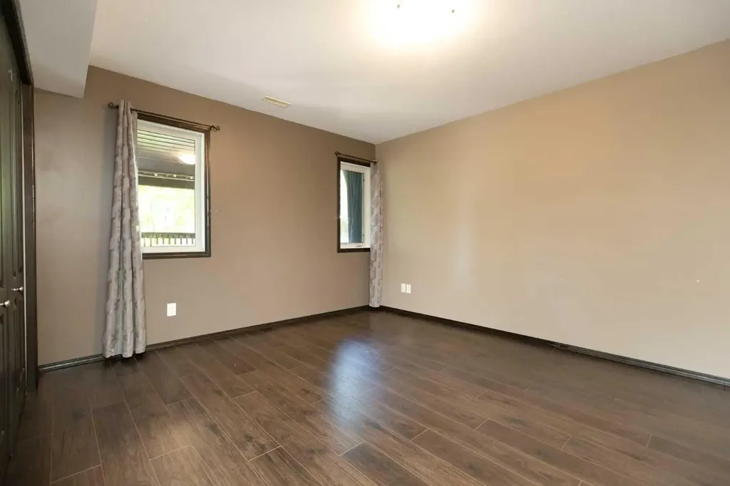 59 Burris Pointe Lacombe AB T4L 0A3