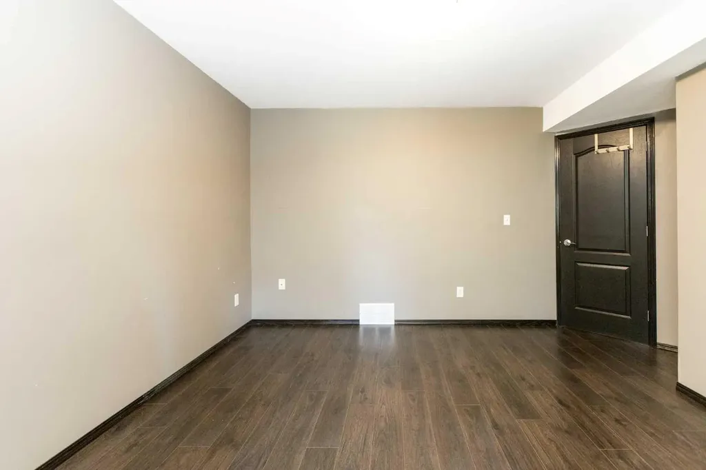 59 Burris Pointe Lacombe AB T4L 0A3